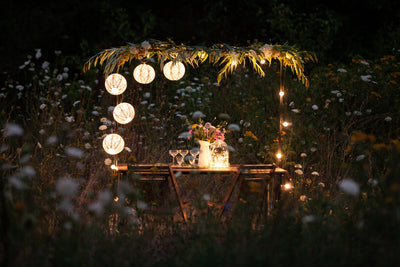 How to Add Elegance and Light to Your Table: Indoor & Outdoor Table Décor Ideas